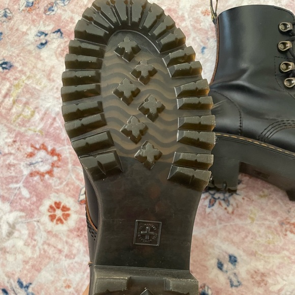 Dr Martin’s size 6 boots - Picture 10 of 12